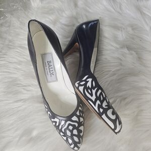 VINTAGE 1980 Bally blue White Leather High Heel Shoe MADE in ITALY sz 6.5M